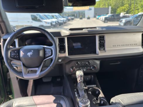 Certified 2025 Ford Bronco Outer Banks AWD/4WD image 8