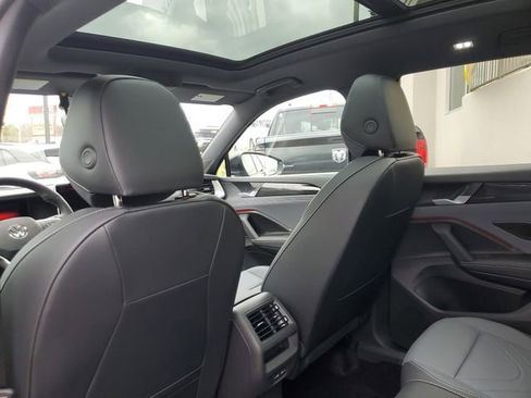 New 2026 Volkswagen Tiguan SE R-Line image 9