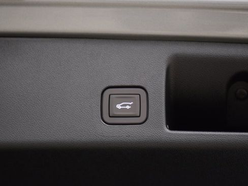 New 2026 Chevrolet Equinox EV LT image 24