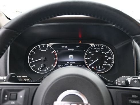 Used 2023 Nissan Rogue SL w/ SL Premium Package image 19