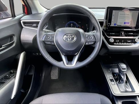 Certified 2026 Toyota Corolla Cross LE FWD image 6