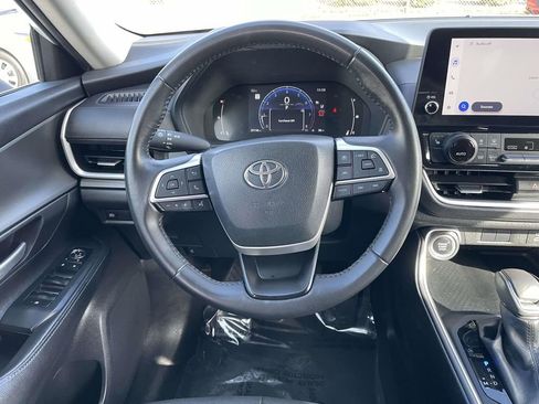 Used 2024 Toyota Grand Highlander XLE image 25