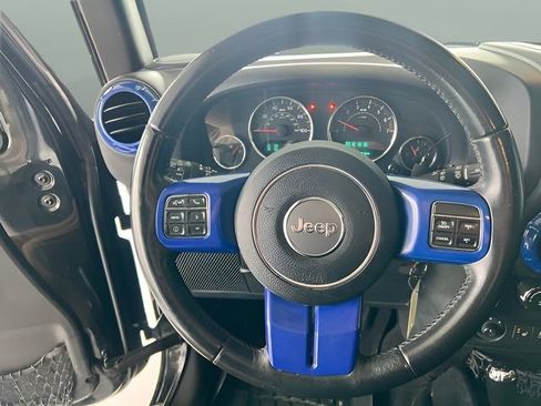 Used 2016 Jeep Wrangler Unlimited Rubicon w/ Dual Top Group image 17