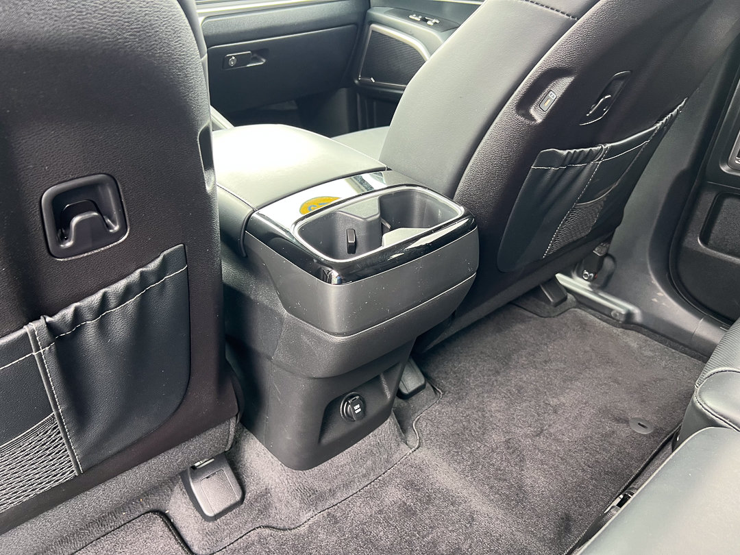 Used 2025 Kia Telluride LX FWD image 33