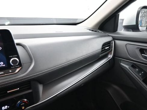 Used 2024 Nissan Rogue SV FWD image 26