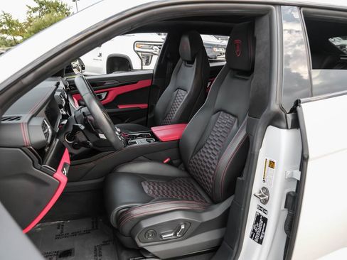 Used 2022 Lamborghini Urus AWD/4WD image 41