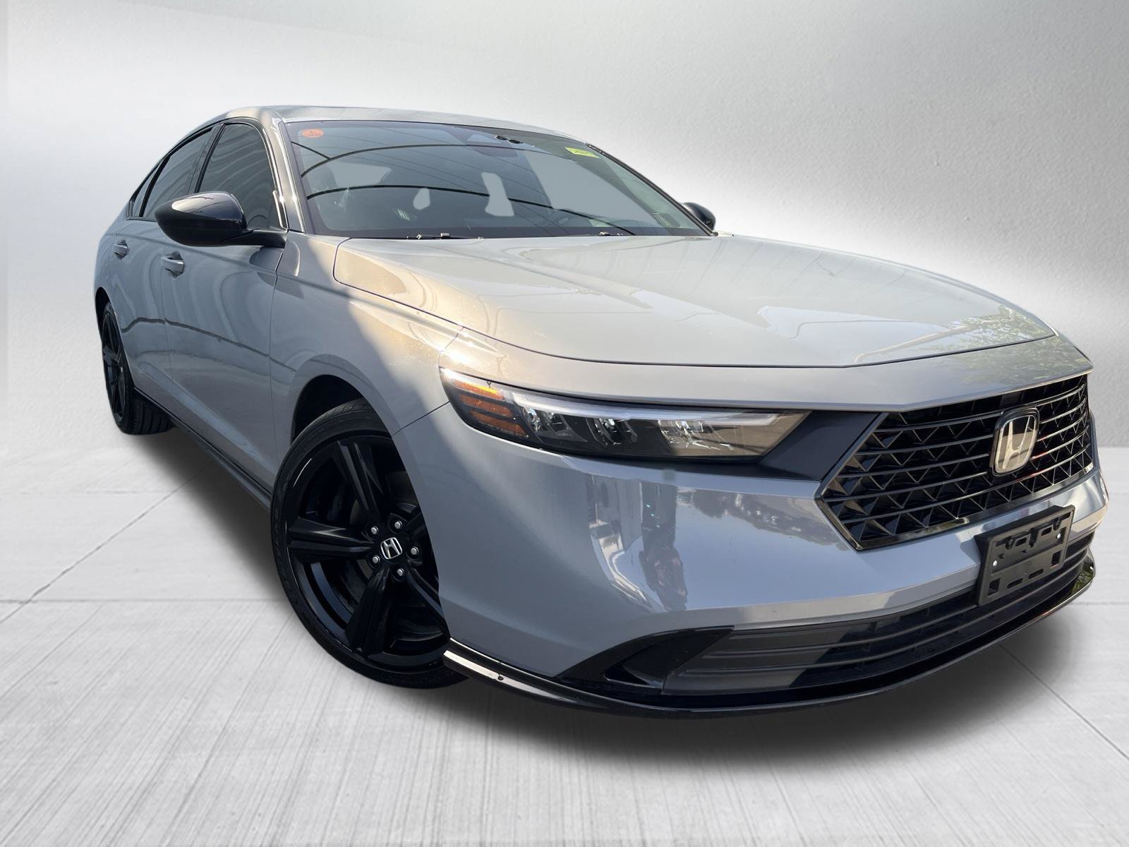 Used 2024 Honda Accord Sport image 3