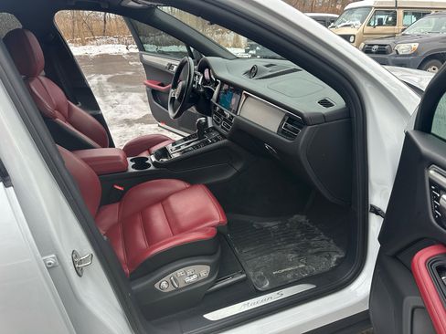 Used 2023 Porsche Macan S image 21