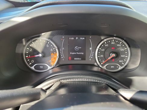Used 2018 Jeep Renegade Altitude image 25