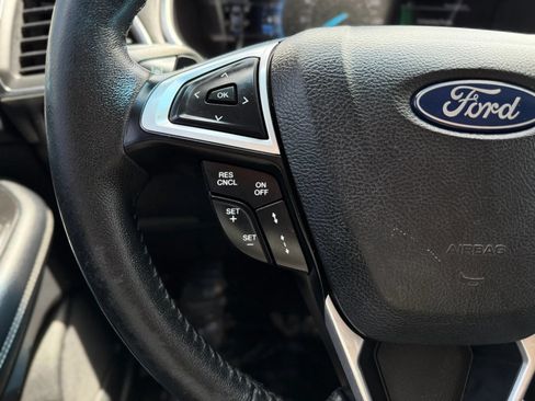 Used 2018 Ford Edge Titanium w/ Equipment Group 302A AWD/4WD image 27