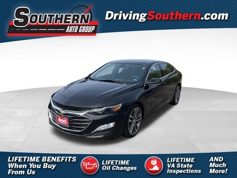 Used 2022 Chevrolet Malibu LT FWD image 1