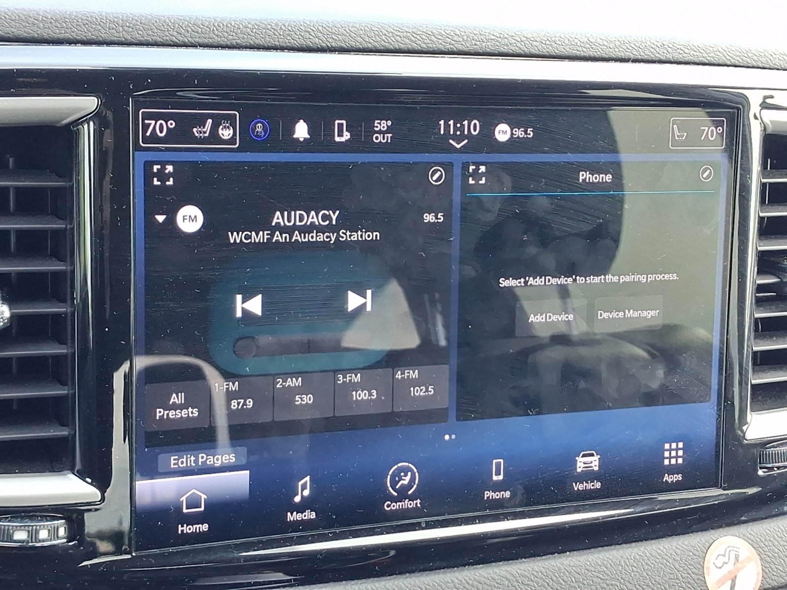 Used 2024 Chrysler Pacifica Touring-L FWD image 15