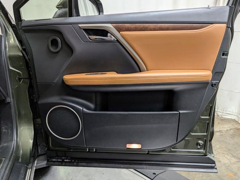 Used 2022 Lexus RX 350L FWD w/ Premium Package image 27