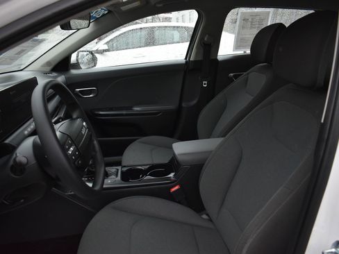 Used 2025 Kia K4 LXS image 13