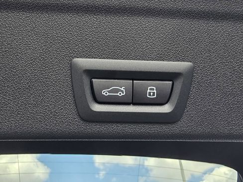 New 2026 BMW X6 xDrive40i w/ Executive Package image 30