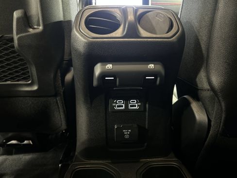 Used 2024 Jeep Wrangler Unlimited Rubicon AWD/4WD image 23