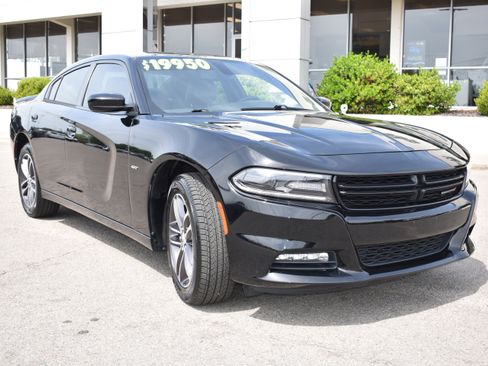 Used 2018 Dodge Charger GT image 3