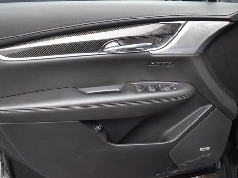 Used 2021 Cadillac XT6 Sport image 11