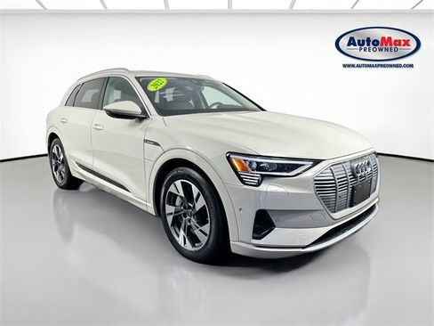Used 2022 Audi e-tron Premium Plus image 1