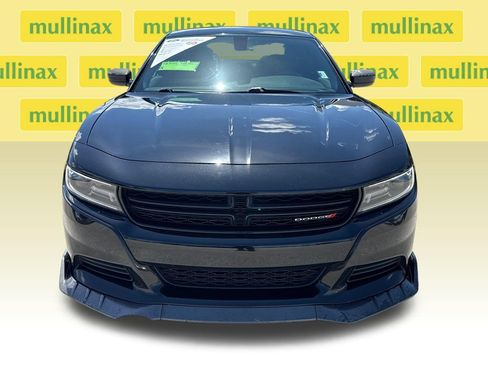 Used 2021 Dodge Charger SXT w/ Blacktop Package RWD image 11