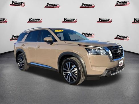 Used 2024 Nissan Pathfinder Platinum w/ Cargo Package image 3