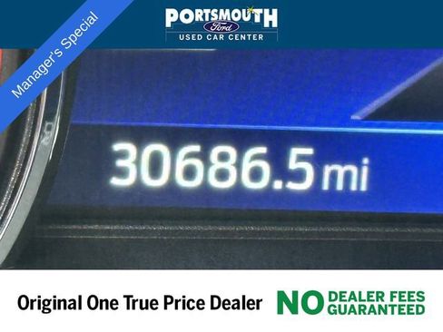 Certified 2022 Ford Explorer XLT w/ Equipment Group 202A image 16