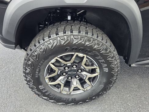 New 2026 Chevrolet Colorado ZR2 w/ Technology Package AWD/4WD image 4
