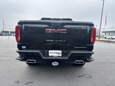 Used 2022 GMC Sierra 1500 Denali w/ Denali Reserve Package image 9