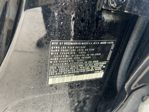Used 2024 Volkswagen Tiguan SE FWD image 30