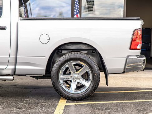 Used 2018 RAM 1500 Express AWD/4WD image 7