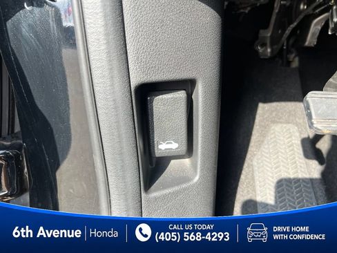 Used 2017 Honda Pilot Elite image 38