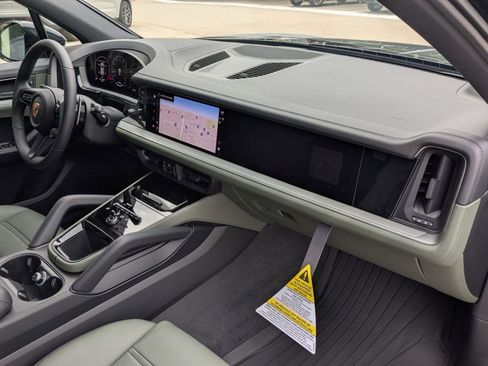New 2026 Porsche Cayenne S AWD/4WD image 24