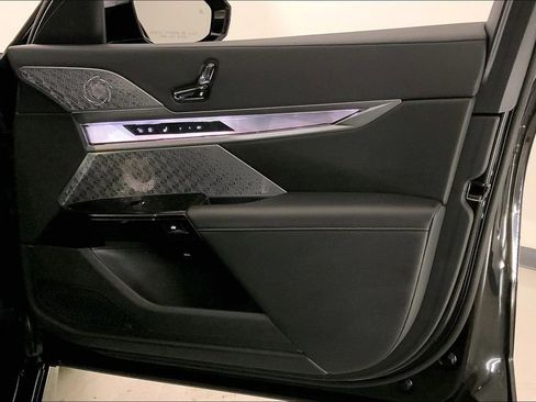 Certified 2023 BMW i7 xDrive60 w/ Executive Package 2 AWD/4WD image 25