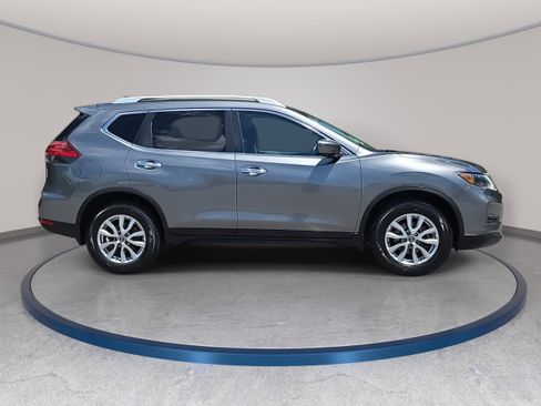 Used 2017 Nissan Rogue SV w/ SV Premium Package AWD/4WD image 5