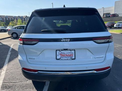 Used 2024 Jeep Grand Cherokee Laredo w/ Luxury Tech Group I AWD/4WD image 4