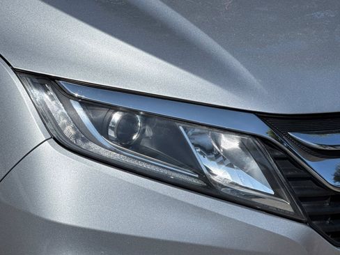 Used 2019 Honda Odyssey EX image 10