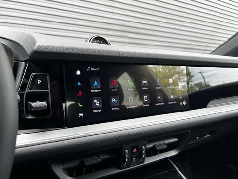 Certified 2025 Porsche Cayenne Coupe image 19