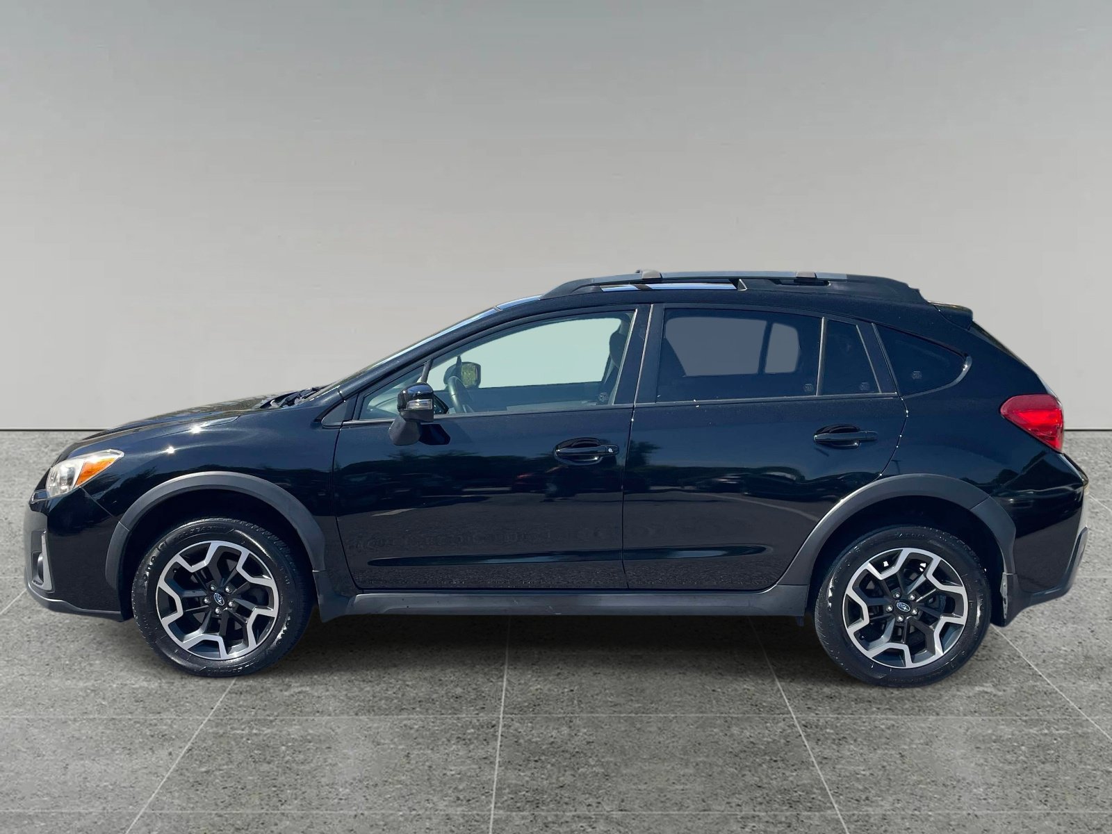 Used 2017 Subaru Crosstrek 2.0i Limited w/ Popular Package #2 AWD/4WD image 2