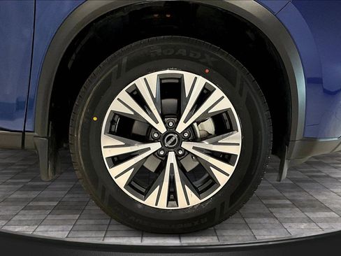Used 2023 Nissan Rogue SV image 33