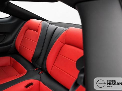 Used 2019 Ford Mustang Coupe RWD image 9