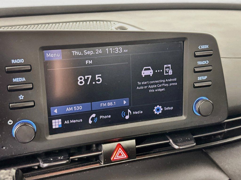 Used 2025 Hyundai Elantra Sport w/ Cargo Package FWD image 15