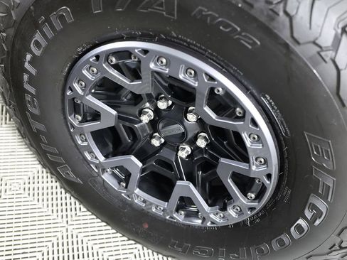 Used 2025 Ford F150 Raptor w/ Equipment Group 803A Raptor R AWD/4WD image 50