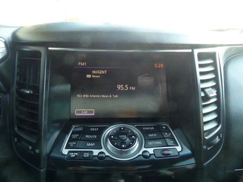 Used 2011 INFINITI FX35 AWD w/ Premium Pkg image 22