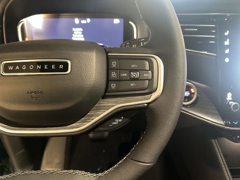 New 2024 Jeep Wagoneer L Series II w/ Flexible Seating Group image 13