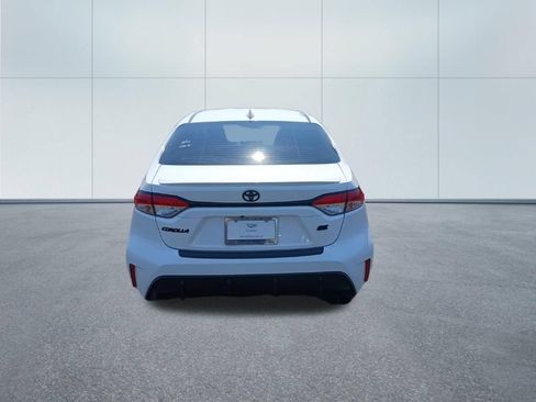 Used 2025 Toyota Corolla SE FWD image 4