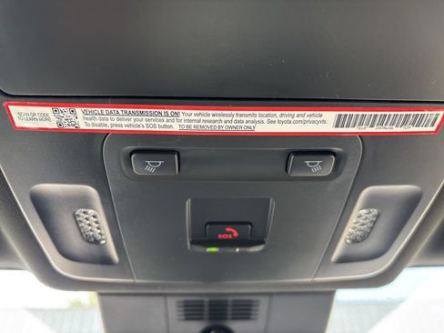 Used 2025 Toyota Camry SE image 19