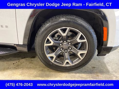 Certified 2024 Jeep Wagoneer Series III AWD/4WD image 48
