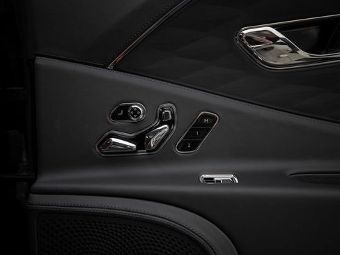 Used 2024 Bentley Flying Spur W12 image 41