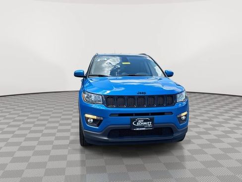 Used 2018 Jeep Compass Latitude FWD image 3