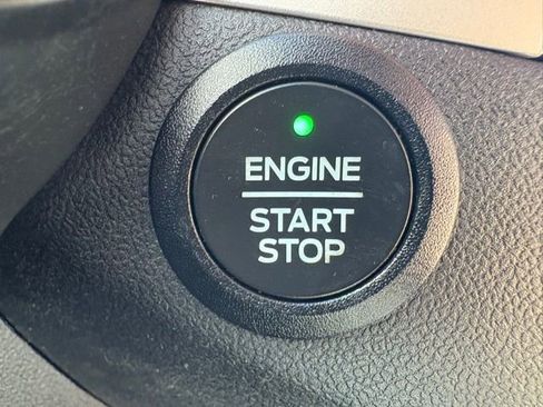 Used 2022 Ford Escape SE image 26